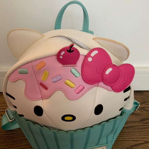 Hello Kitty Loungefly - Picture 2 of 6